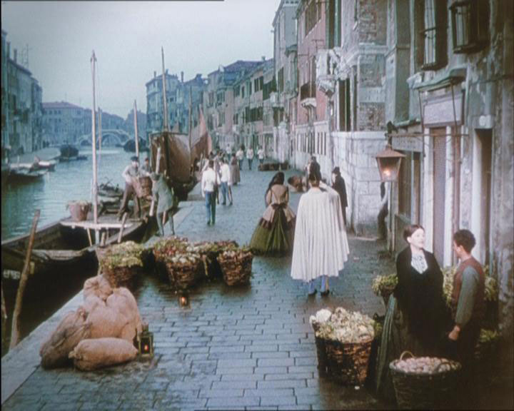 senso-venise le matin sur  les quais du  Rialto