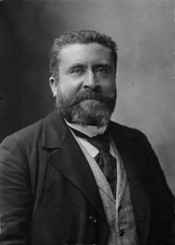 Jaurès 1904  par  Nadar sur  Wikipédia